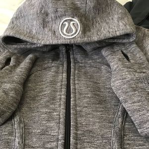 Lululemon scuba size 6